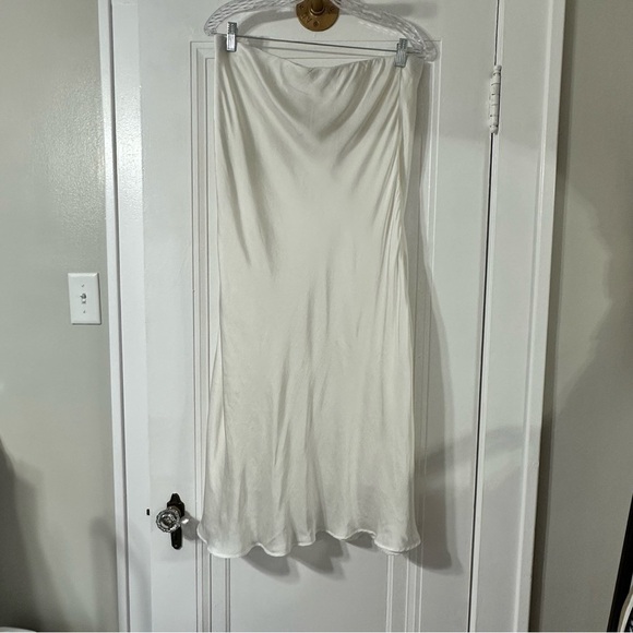 Bardot White Maxi Skirt - Picture 8 of 10